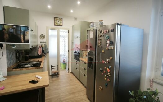 Appartamento con giardino e garage in via Erice zona villaggio musicisti