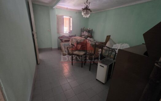 Casa singola con garage in via Di Martino